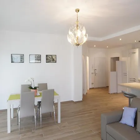 Lejlighed Azalea Stresa