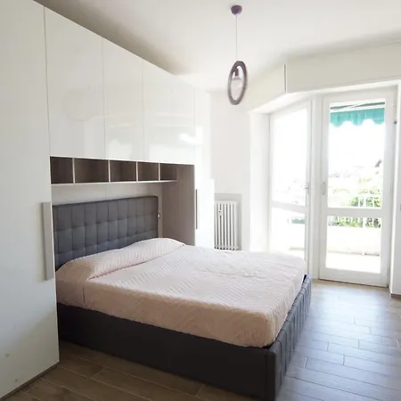 Lejlighed Azalea Stresa